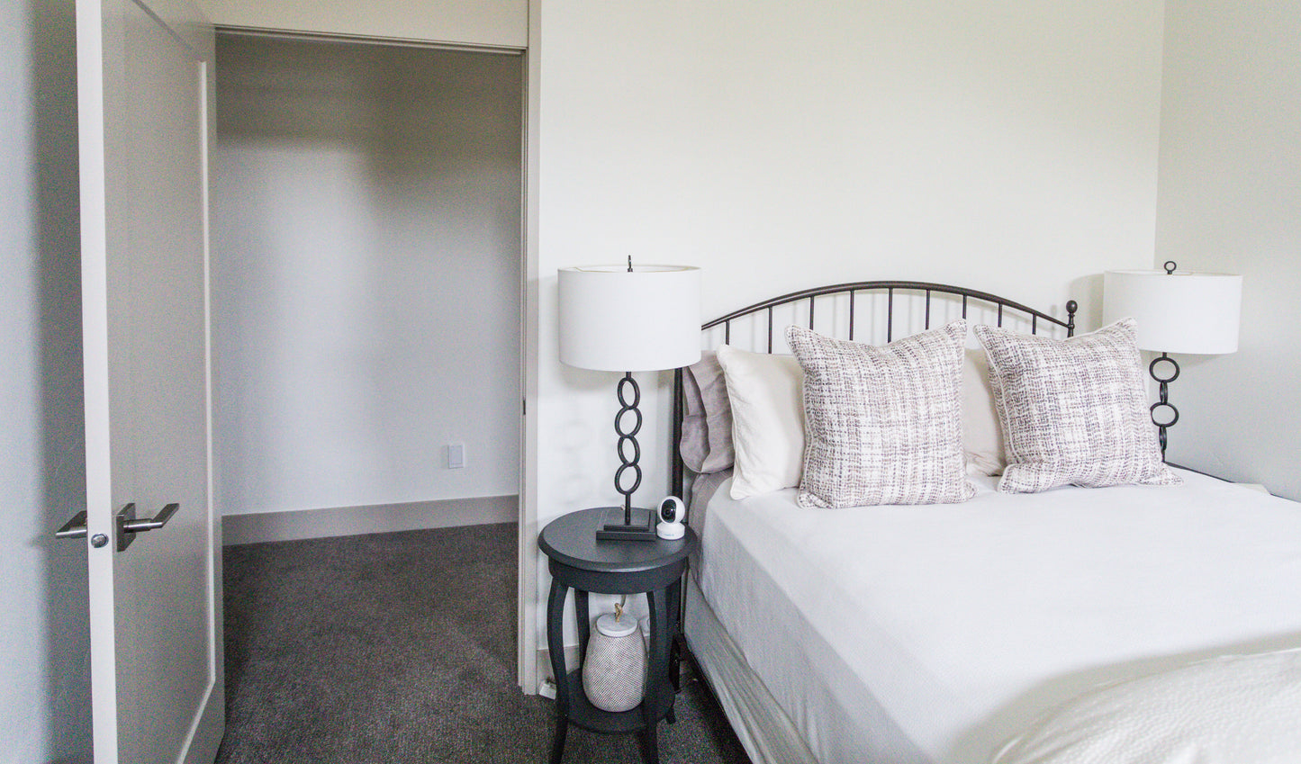 4K 8MP Dual-Band Wi-Fi 6 PTZ Indoor Camera with Auto Tracking