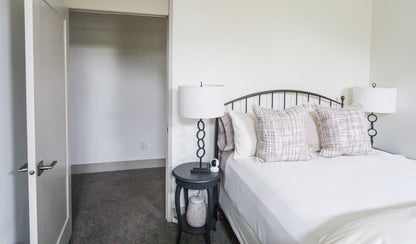 4K 8MP Dual-Band Wi-Fi 6 PTZ Indoor Camera with Auto Tracking