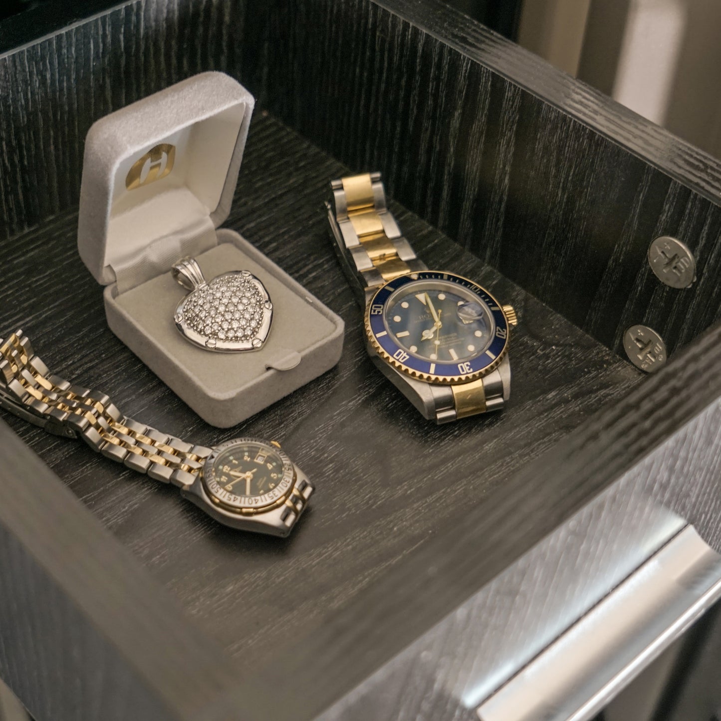 Sanctuary Executive SA-IHS5520 8-Gun Fire & Water Safe